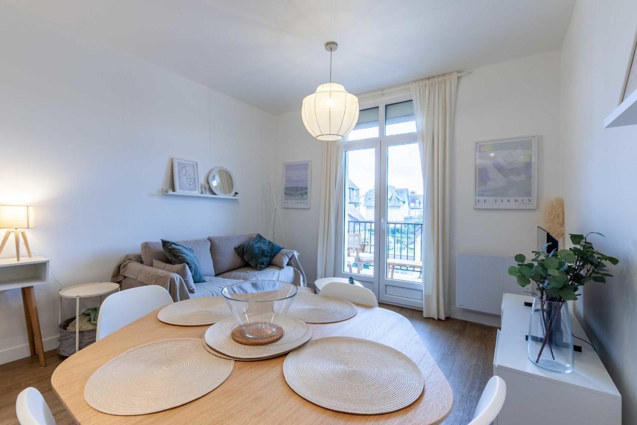 2-Bedroom Apartment With Balcony Near Hippodrome Довіль Екстер'єр фото